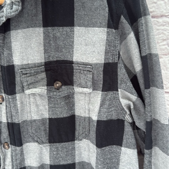 Black and Gray Plaid Button-Up flannel shirt - Picture 2 of 4